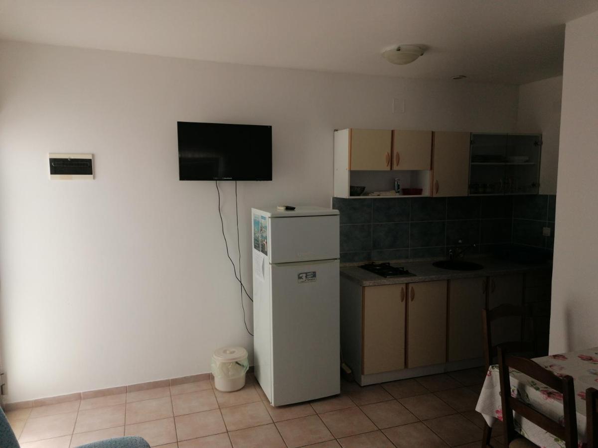Apartments Mali Mate Tribalj Exterior foto