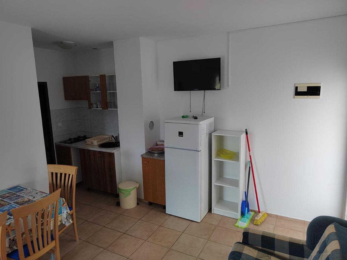 Apartments Mali Mate Tribalj Exterior foto